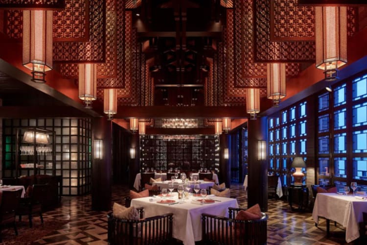Hai Yan Restaurant dining
